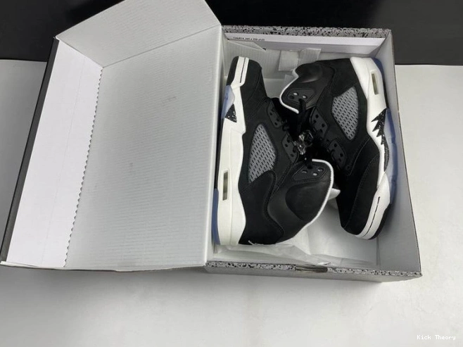 Kicked Out Shoe Store OREO AIR CT4838-011 JORDAN 5 0812